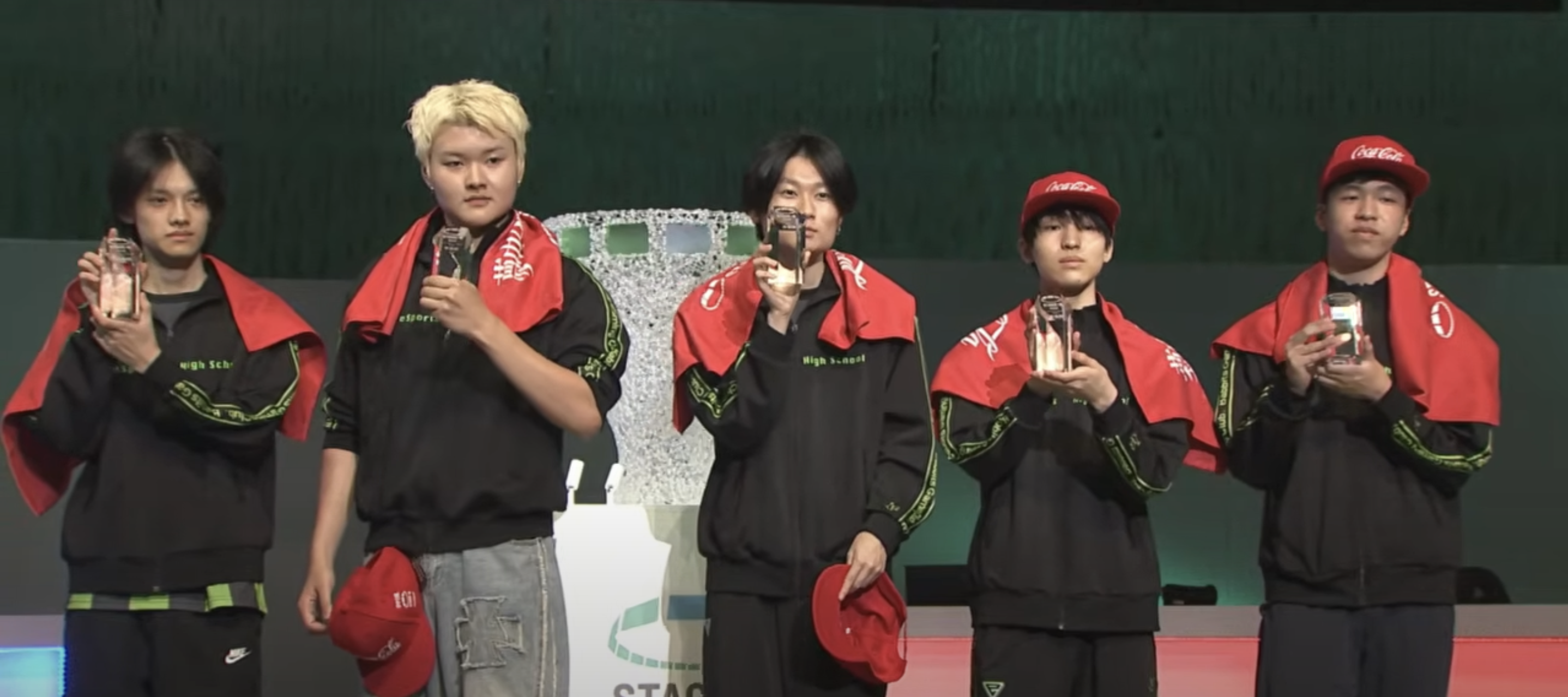 中央国際高等学校の生徒が「STAGE:0」全国大会の 「LEAGUE OF LEGENDS」部門で準優勝の快挙!!
