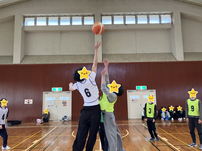 バスケ　ジャンプボール.png