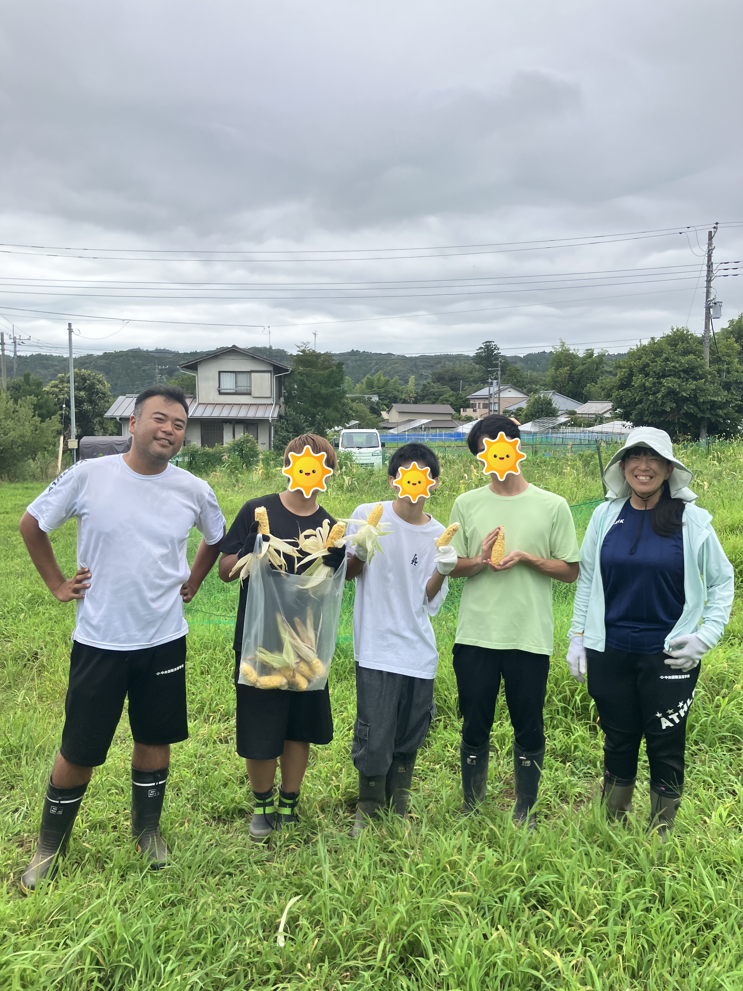 生徒と学校の畑に行ってきました！